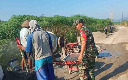 Kedekatan Babinsa Terjalin Dengan Masyarakat Melalui Kerjabakti