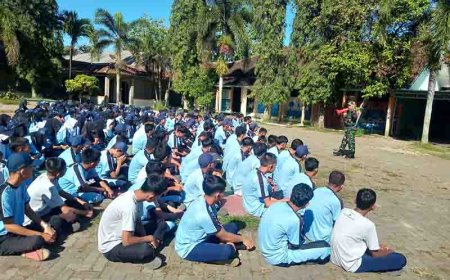 Babinsa Beri Pelatihan Pbb Kepada Para Siswa Siswi Dalam Rangka Mpls