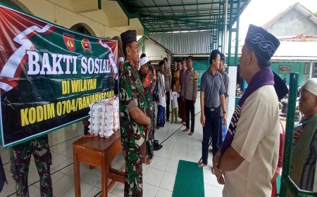 Wujudkan Kemanunggalan TNI Bersama Rakyat Melalui Kegiatan Jumat Berkah di Banjarnegara