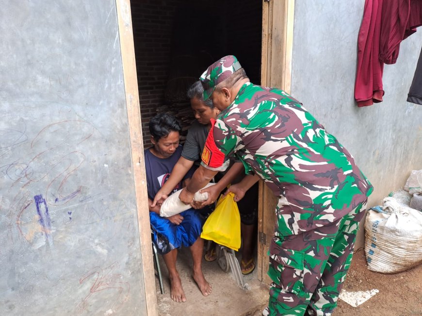 Babinsa dan Bhabinkamtibmas Bersatu dalam Baksos Pembagian Sembako