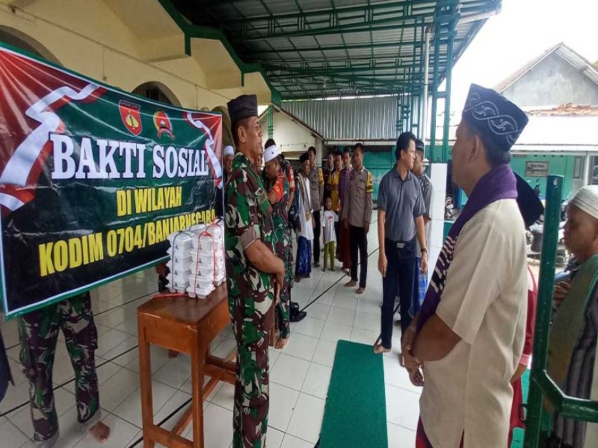 Wujudkan Kemanunggalan TNI Bersama Rakyat Melalui Kegiatan Jumat Berkah di Banjarnegara