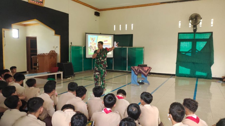 Bentuk Karakter Anak Didik Yang Hebat Babinsa Beri Materi Wawasan Kebangsaan